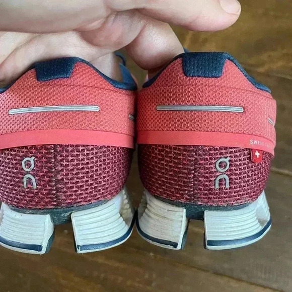 ON CLOUD Women’s Running Shoes - Picture 6 of 9